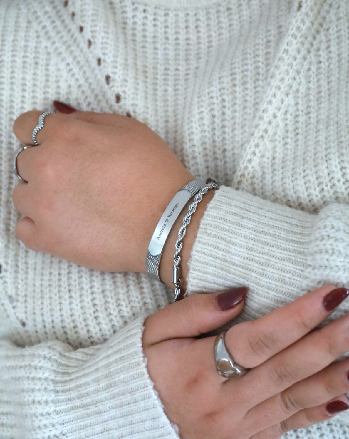 Pulseira estilo cinto com gravação personalizada em aço inoxidável