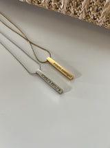 Colar personalizado em barra com gravação nos quatro lados