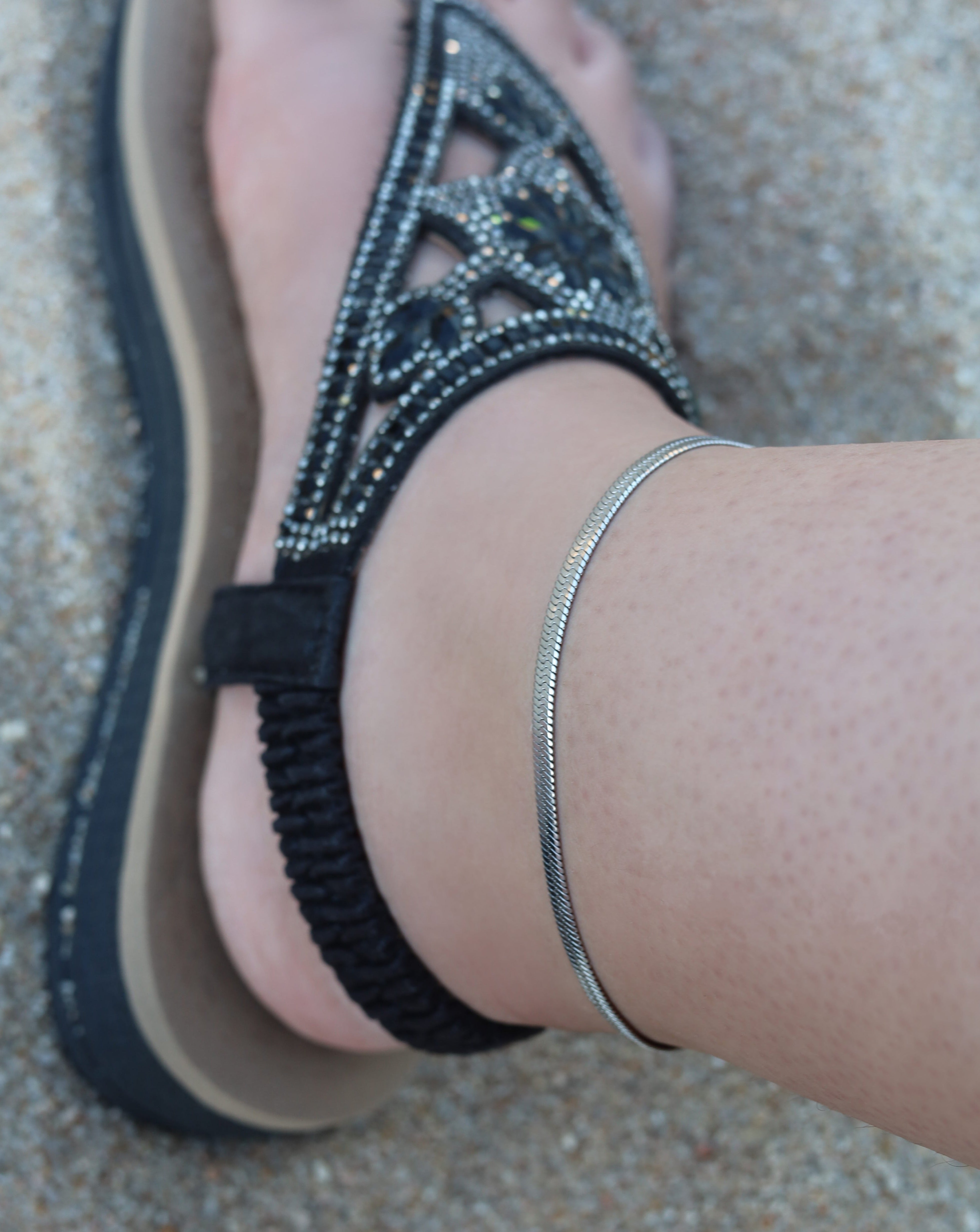 Smooth foot bracelet