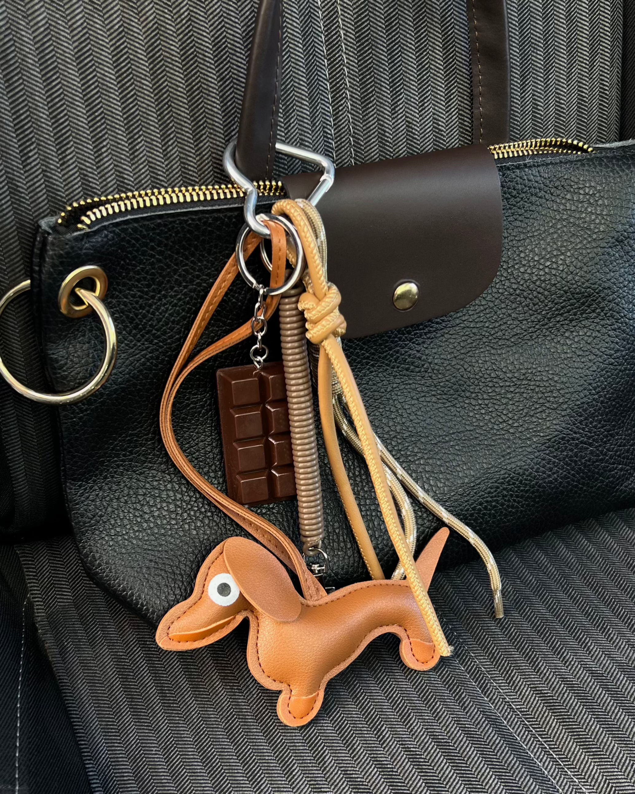 Bag Charm Doggie Castanho